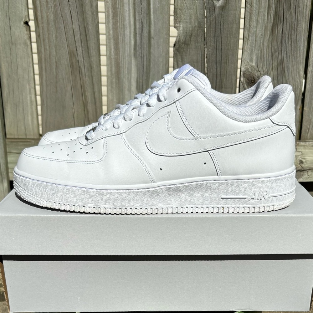 Men’s Nike Air Force 1 Size 11 All White Basketball Sneaker